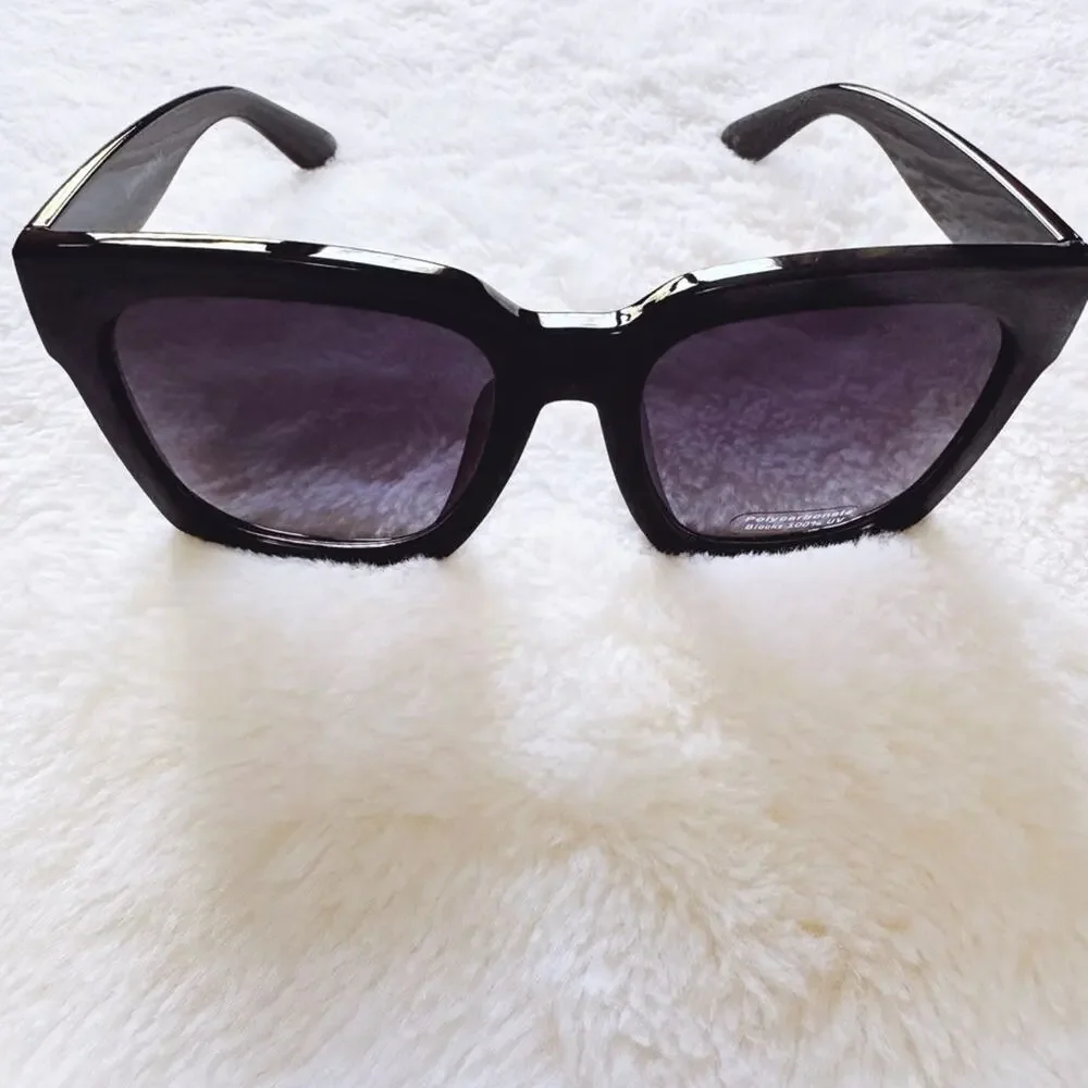 Liora Black Oversized Bold Sunglasses